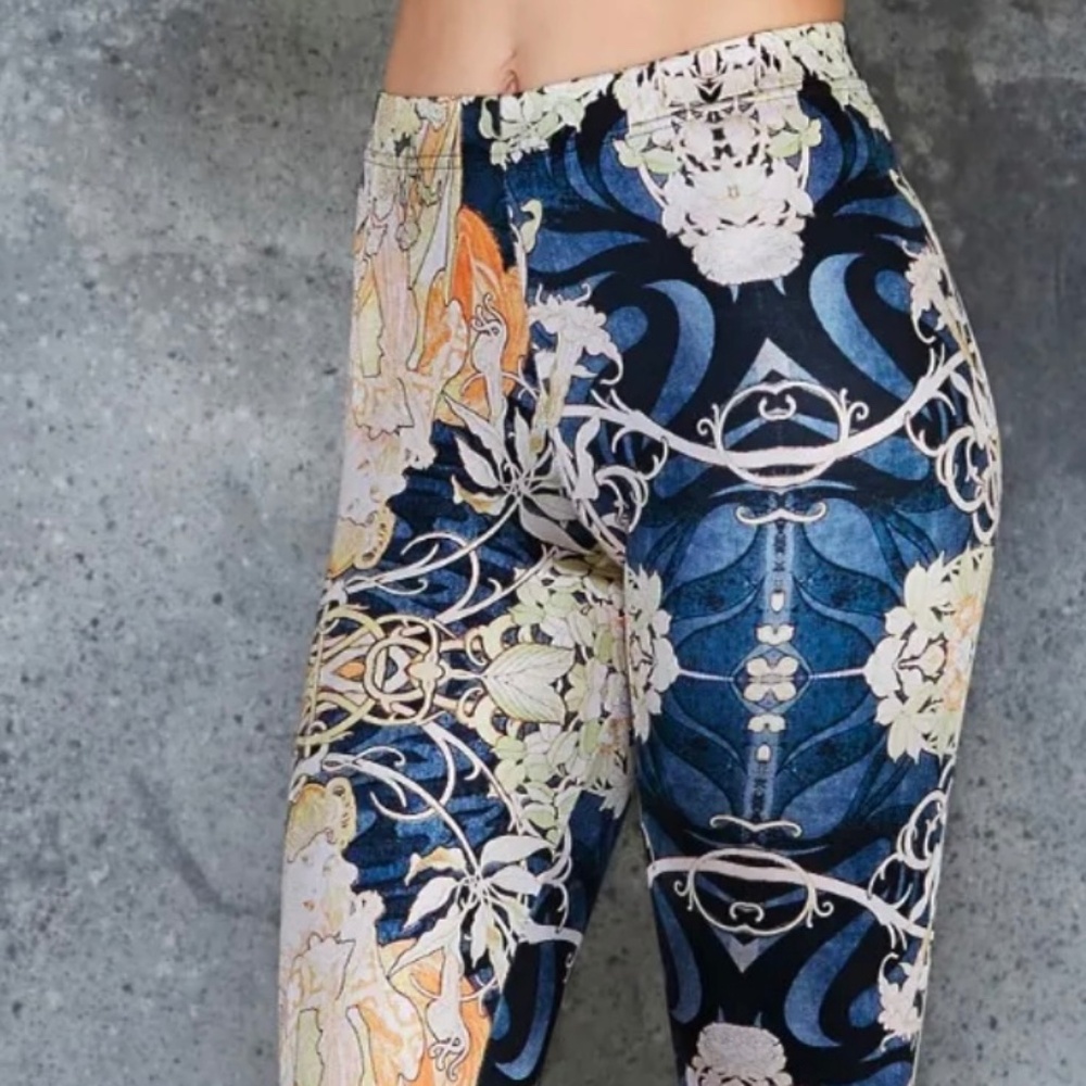 Black milk Mucha Leggings Size Small